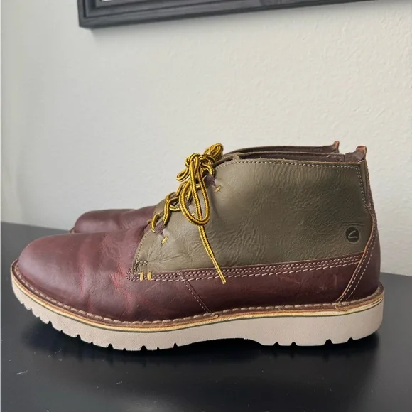 Clarks | Shoes | Clarks Eastford Mid Chukka Leather Boots  display picture 2